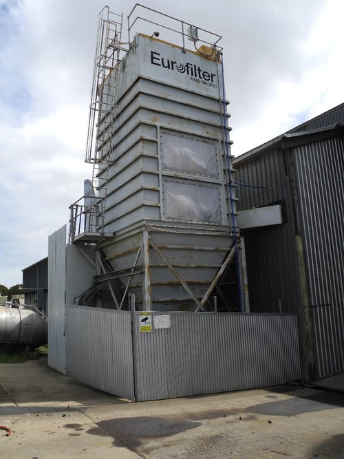 Bag house dust collector