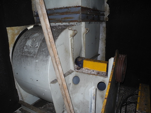Bag house dust collector